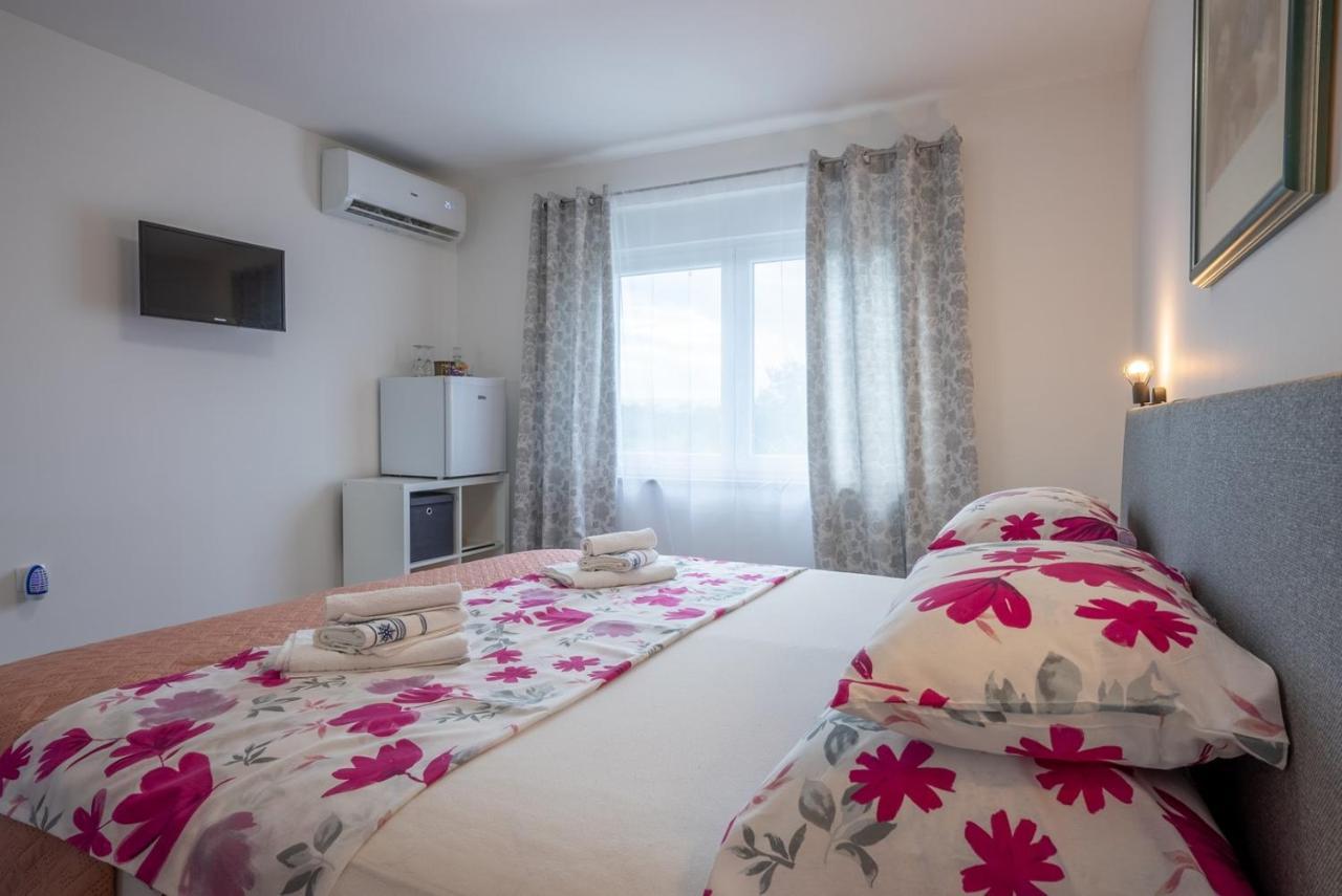 Restaurant & Rooms Nino Porat  Εξωτερικό φωτογραφία